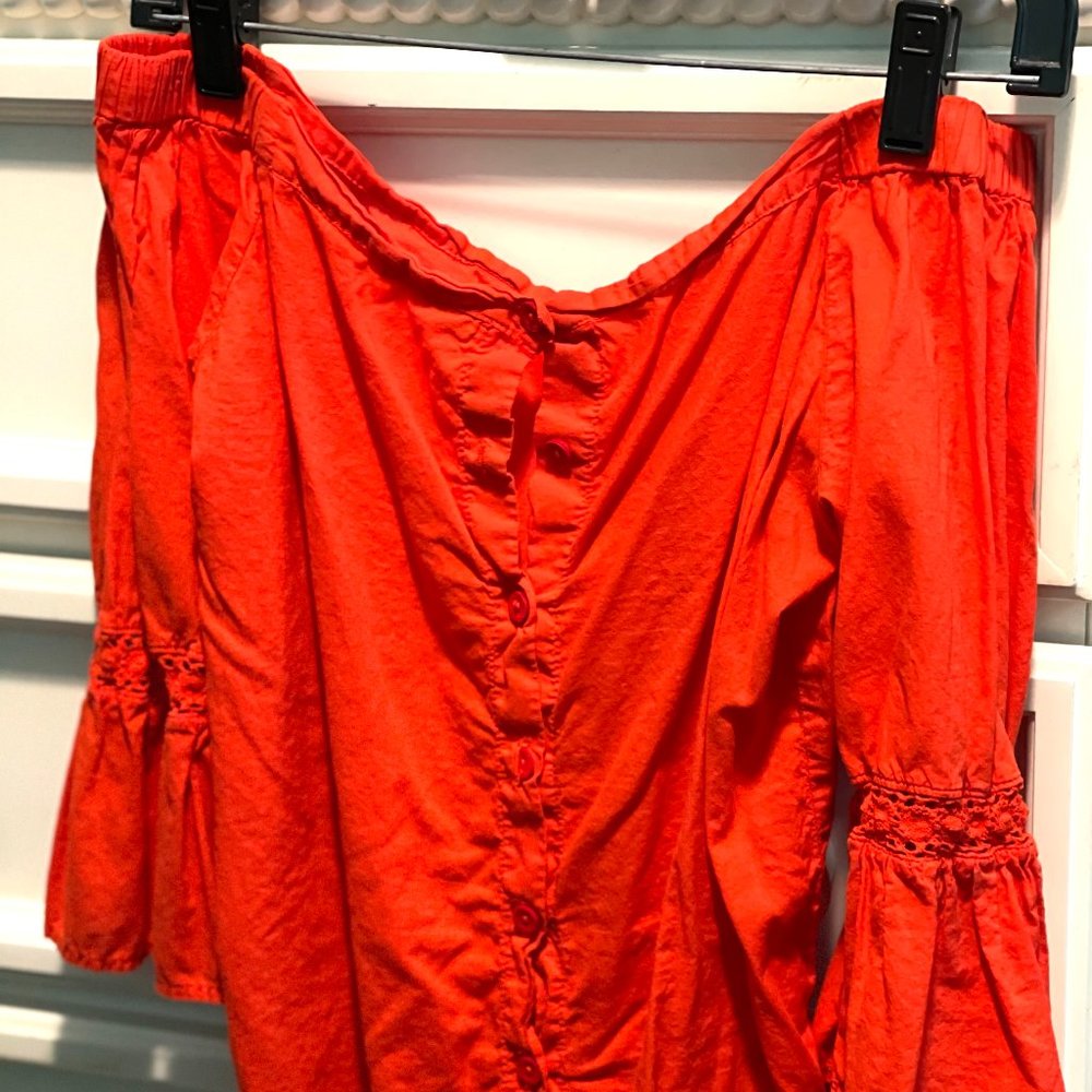 Red Top - Picture 4 of 4